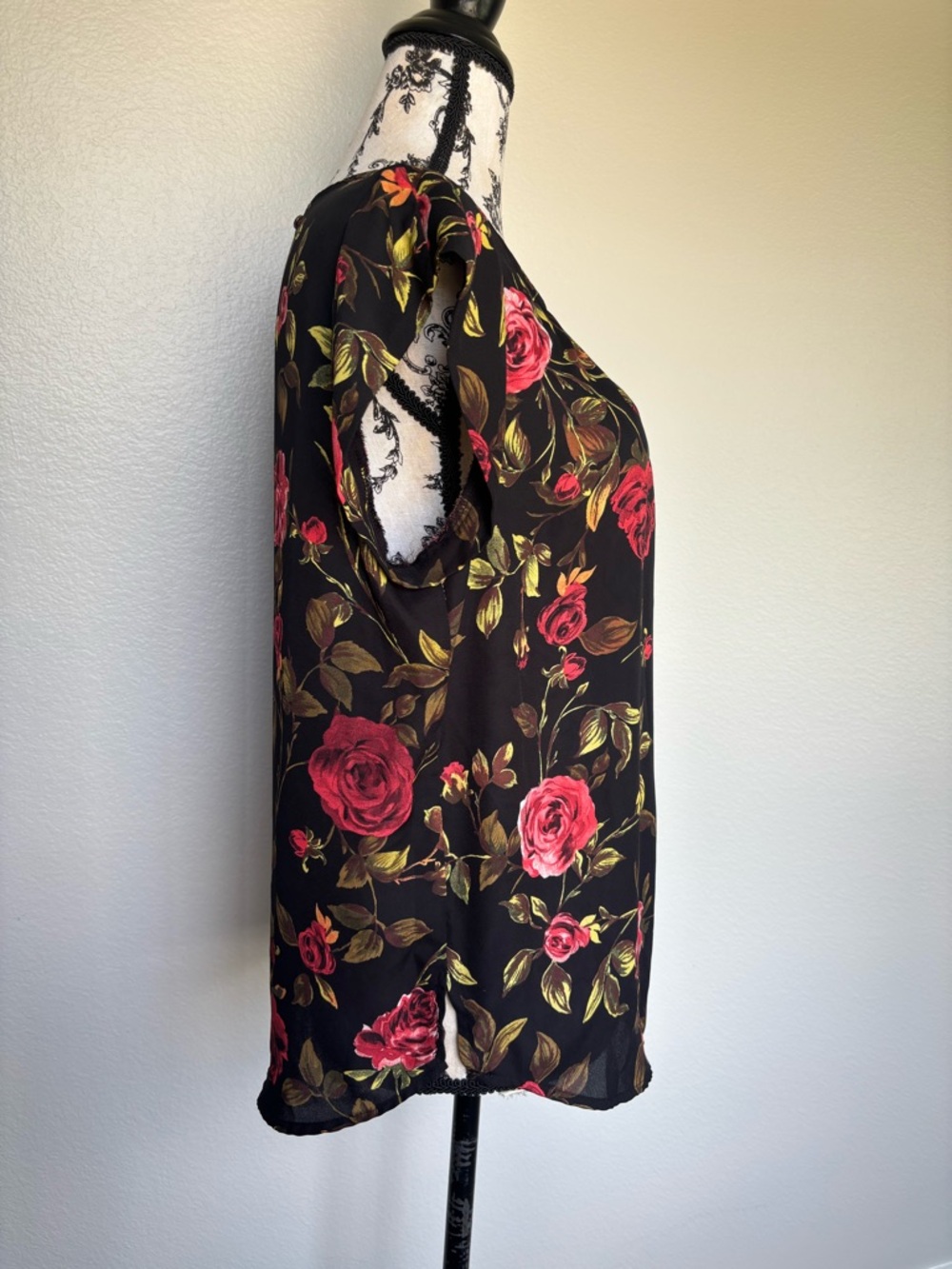 Sweet Rain Black Blouse with Red Rose Print - Picture 4 of 12